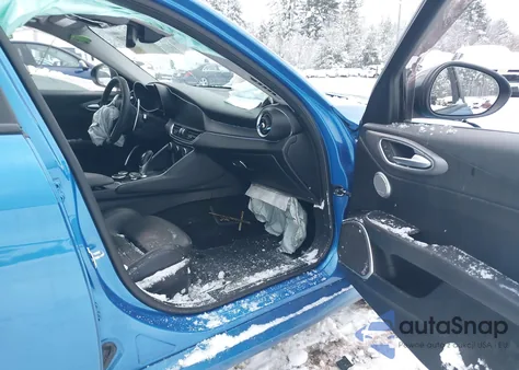 2019 Alfa Romeo Giulia Ti Sport Awd z USA, uszkodzony, nr VIN ZARFANBNXK7601994